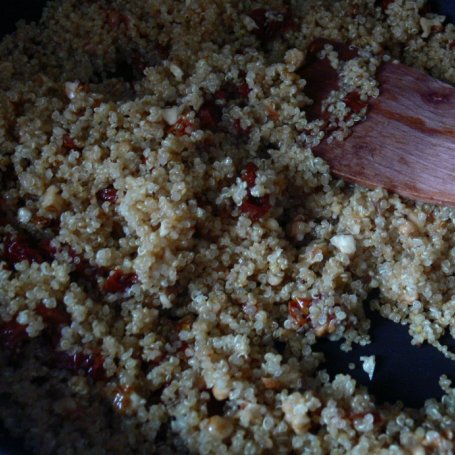 Krok 3 - Pierś z indyka w sosie grzybowo- szafranowym z quinoa foto