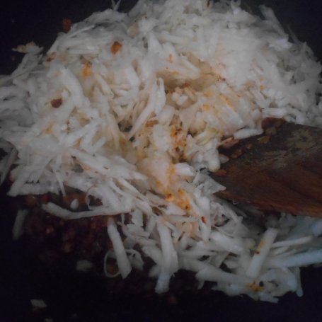 Krok 6 - Pierś z indyka z kalarepką i ryżem foto
