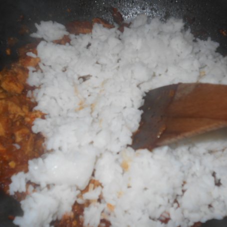 Krok 9 - Pierś z indyka z kalarepką i ryżem foto