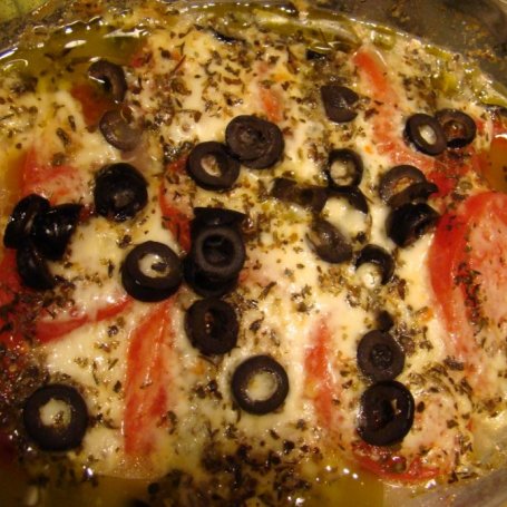 Krok 6 - Pierś z indyka zapiekana w pesto z pomidorami i mozzarellą foto