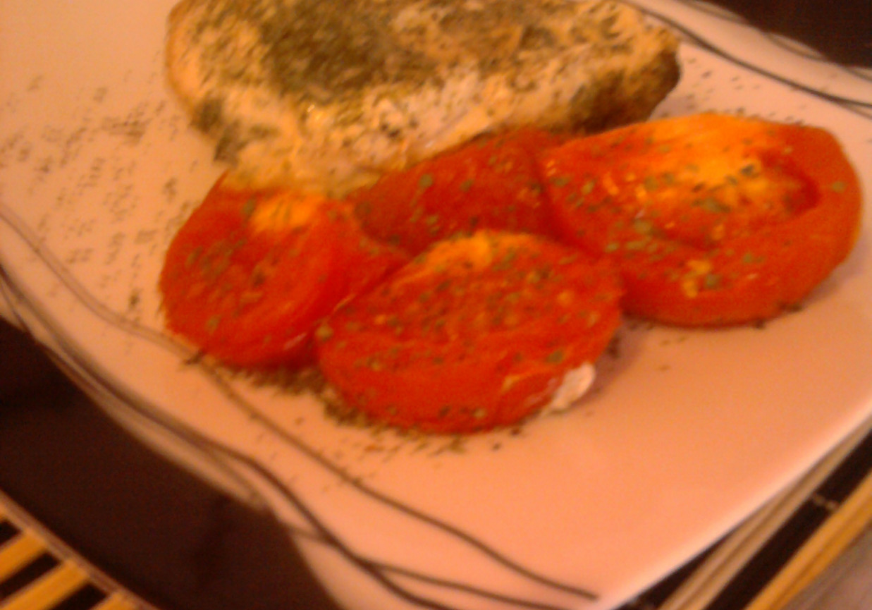 Pierś z kurczaka duszona z pomidorami foto