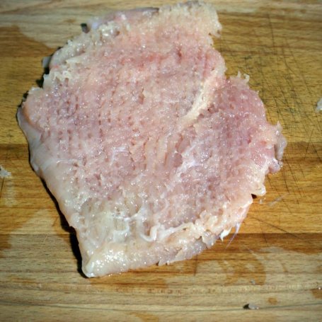 Krok 4 - Pierś z kurczaka nadziewana jajkiem foto