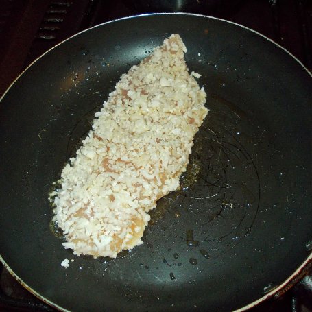 Krok 4 - Pierś z kurczaka panierowana kalafiorem foto
