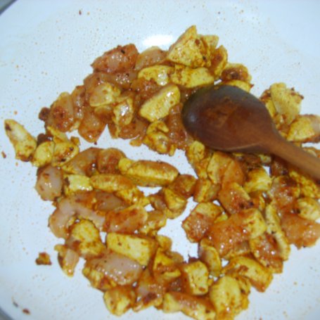 Krok 2 - Pierś z kurczaka z curry, fasolką i kukurydzą foto