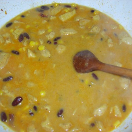 Krok 5 - Pierś z kurczaka z curry, fasolką i kukurydzą foto