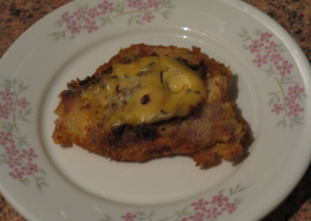 Fotografia przedstawiająca Pierś z kurczaka z grzybkami i serem