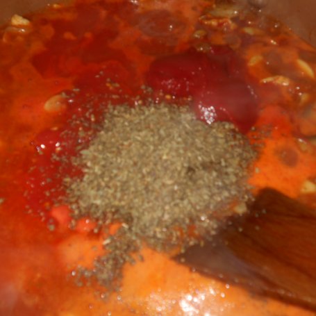 Krok 6 - Pierś z kurczaka z pieczarkami w sosie pomidorowym foto