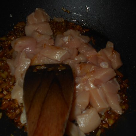 Krok 5 - Pierś z kurczaka z soczewicą w śmietanowym sosie foto