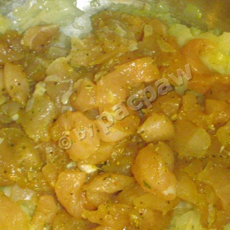 Krok 2 - Piersi kurczaka w sosie serowym z makaronem i brokułem foto