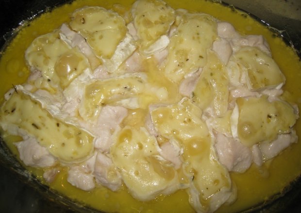 Fotografia przedstawiająca Piersi z kurczaka z serem pleśniowym