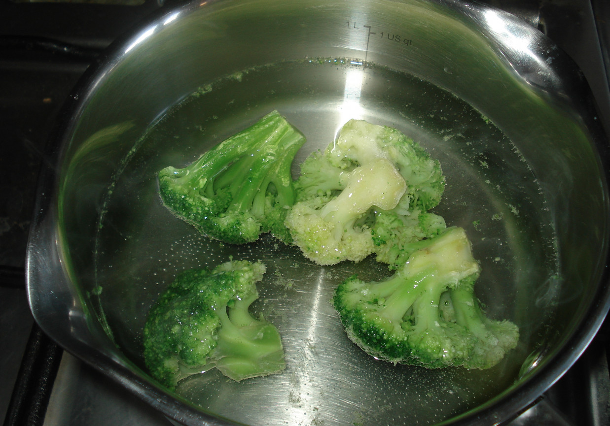 Pierwsza zupka malucha- brokułowa z kaszą kukurydzianą foto