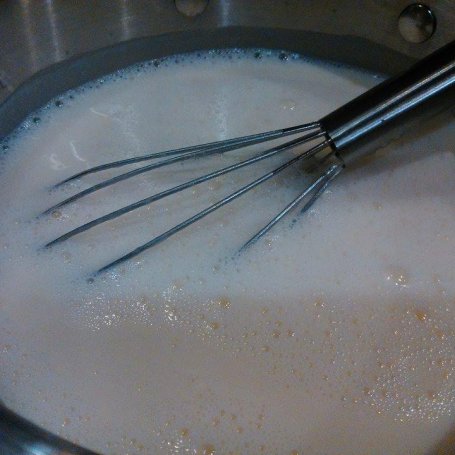 Krok 2 - Piętrowy tort urodzinowy z masą budyniową foto