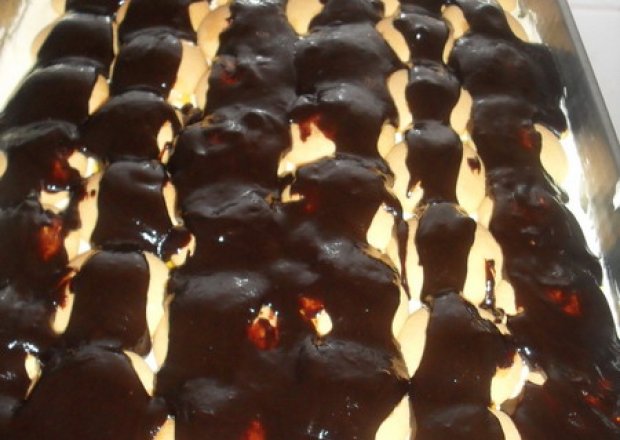 Fotografia przedstawiająca Pijaczek- ciasto