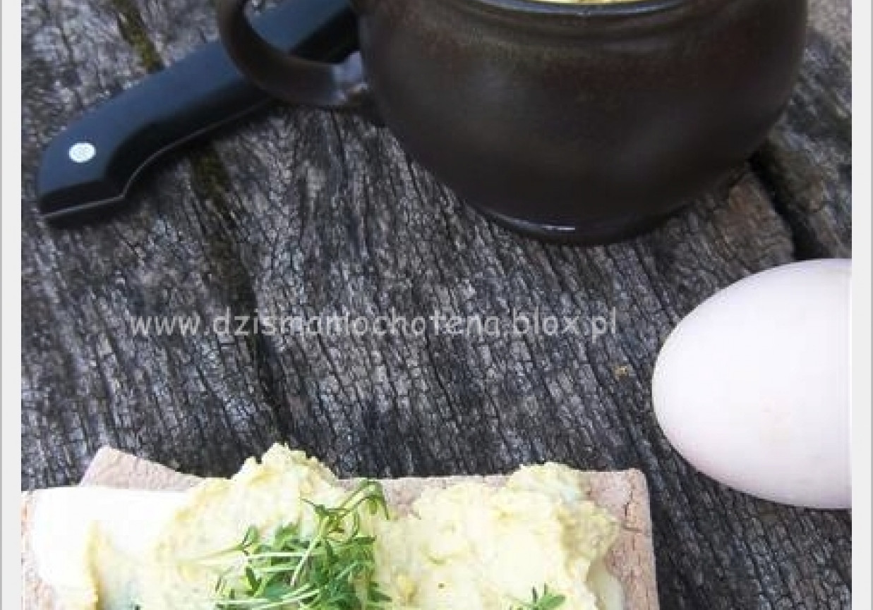 Pikantna pasta jajeczna ze szczypiorkiem foto