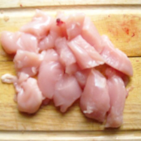 Krok 1 - Pikantna pierś z kurczaka w curry z makaronem. foto