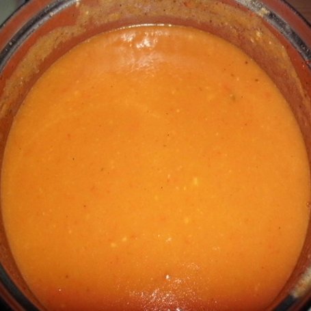 Krok 4 - Pikantna zupa czosnkowo-paprykowa foto