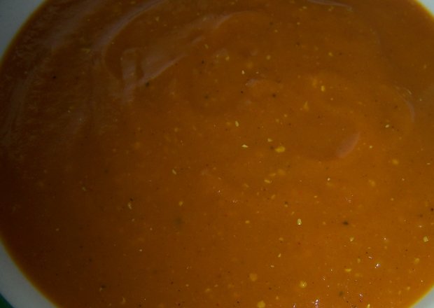 Fotografia przedstawiająca pikantna zupa krem z dyni dla odwa?nych
