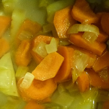 Krok 3 - Pikantna zupa krem z dyni i marchewki foto