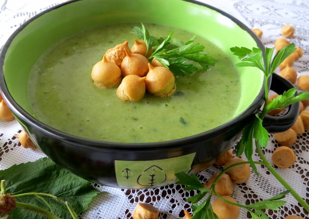 Fotografia przedstawiająca Pikantna zupa krem z sałaty