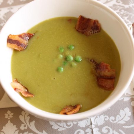 Krok 3 - Pikantna zupa krem z zielonego groszku z bekonem foto