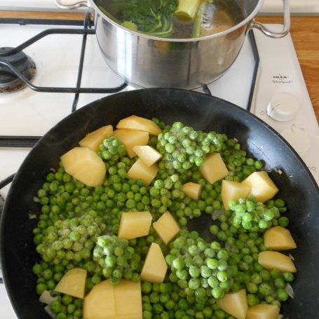 Krok 1 - Pikantna zupa krem z zielonego groszku z bekonem foto