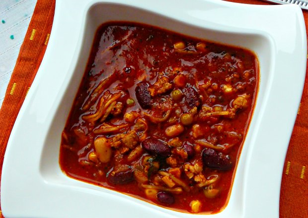 Fotografia przedstawiająca Pikantna zupa meksykańska