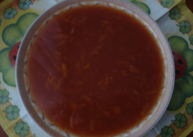 Fotografia przedstawiająca Pikantna zupa pomidorowa