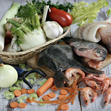 Krok 1 - Pikantna zupa rybna z dorsza foto