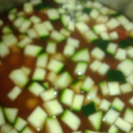 Krok 2 - Pikantna zupa z ciecierzycy i cukini foto
