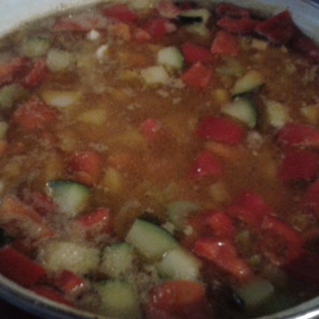 Krok 4 - Pikantna zupa z cieciorką foto