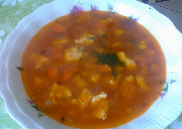 Fotografia przedstawiająca pikantna zupa z karpia