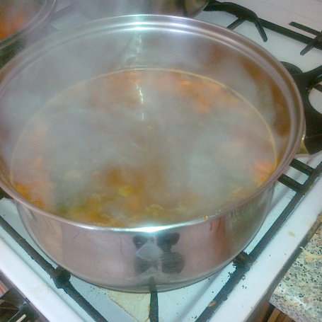 Krok 2 - pikantna zupa z karpia foto