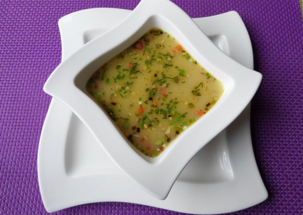 Fotografia przedstawiająca Pikantna zupa z serkiem topionym