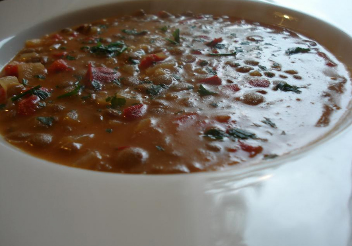 Pikantna zupa z soczewicy foto