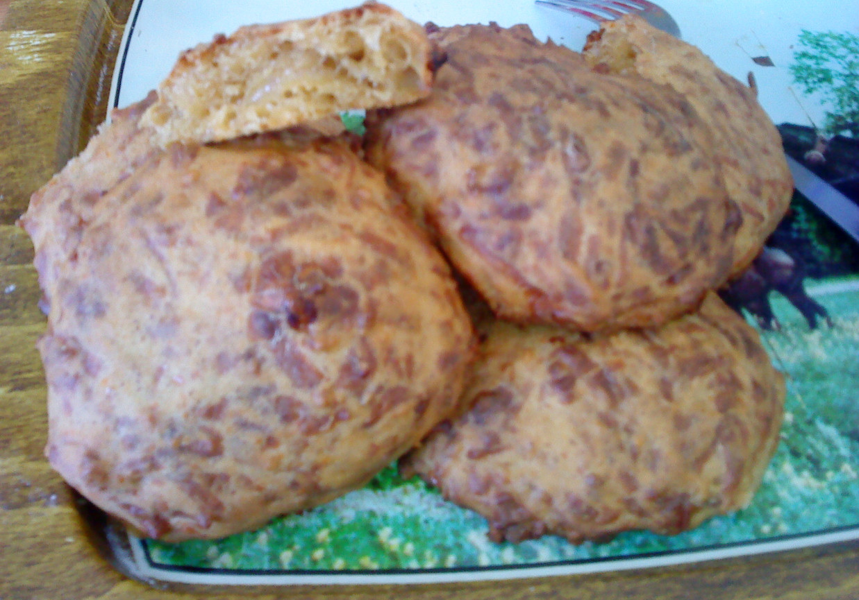 Pikantne bułeczki serowe foto