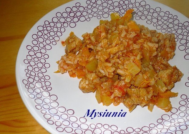 Fotografia przedstawiająca Pikantne danie z ryżem