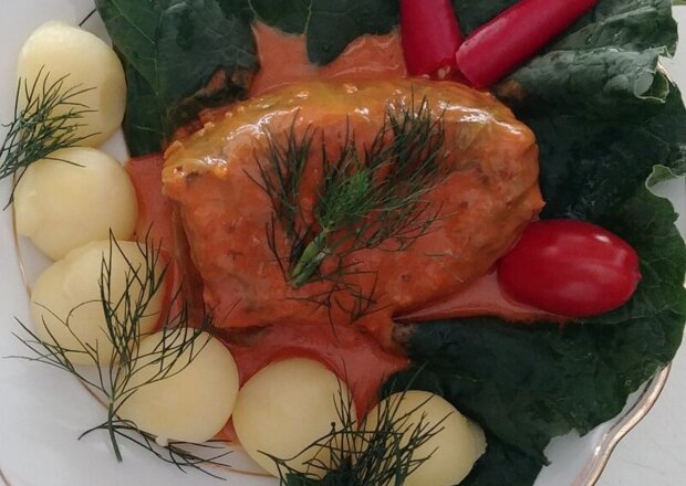 Fotografia przedstawiająca Pikantne gołąbki z mięsem z kurczaka