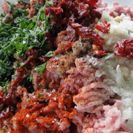 Krok 2 - Pikantne kotleciki wieprzowe w sosie pomidorowo - paprykowym foto