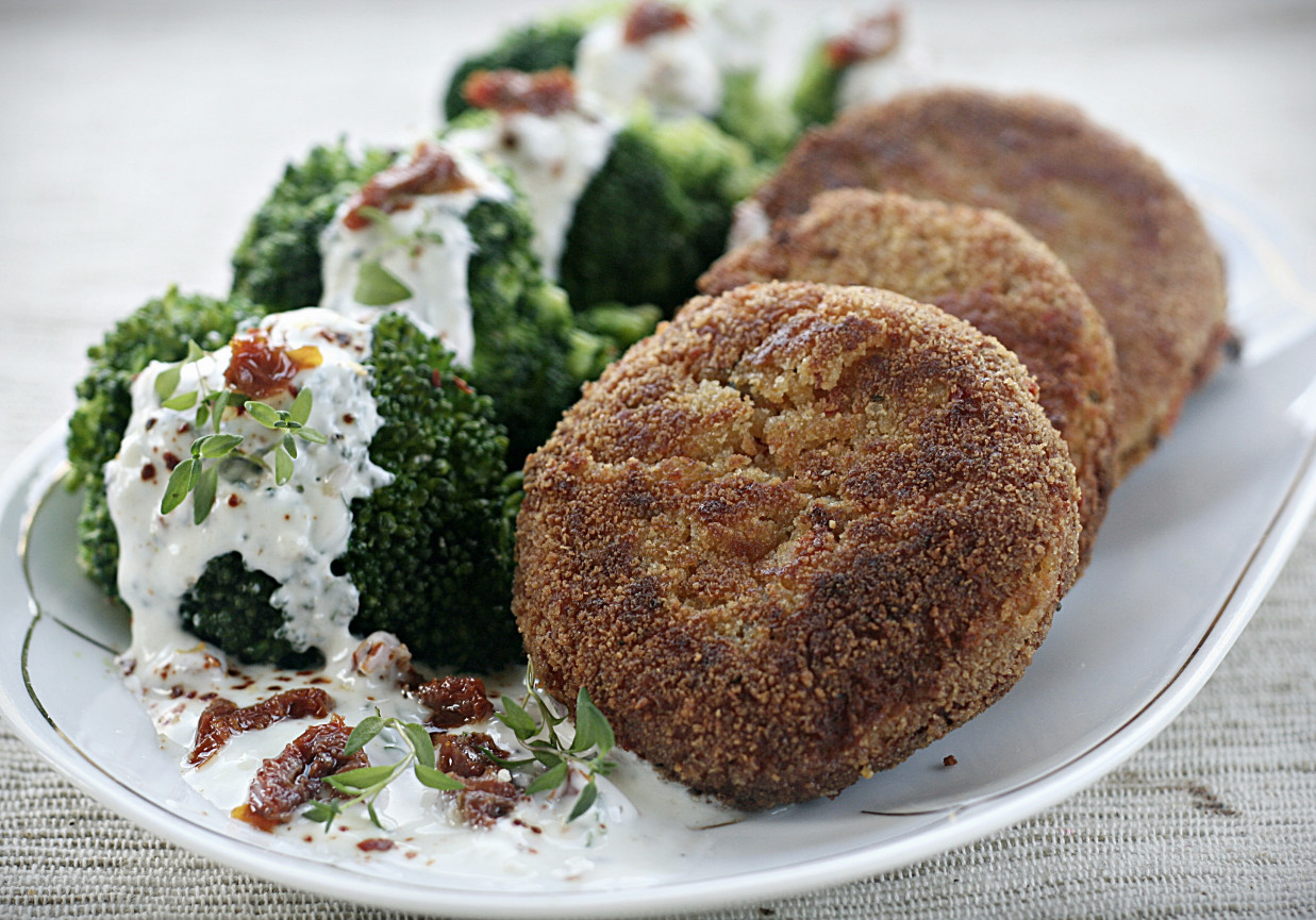 Pikantne medaliony z czerwonej soczewicy i twarogu foto