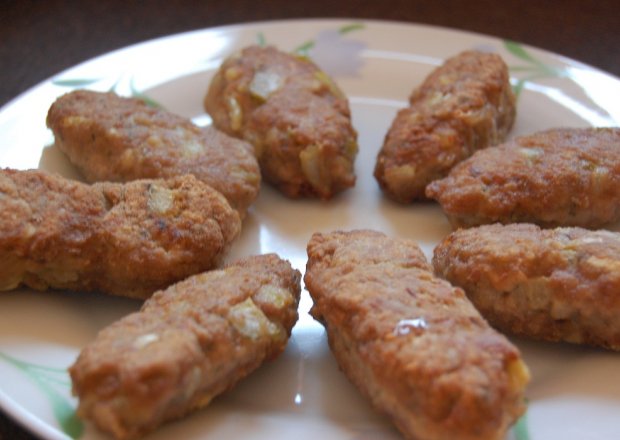 Fotografia przedstawiająca Pikantne paluszki z  mięsa mielonego
