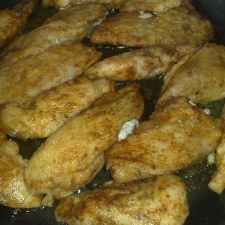 Krok 2 - pikantne piersi z kurczaka z nutą miodową foto