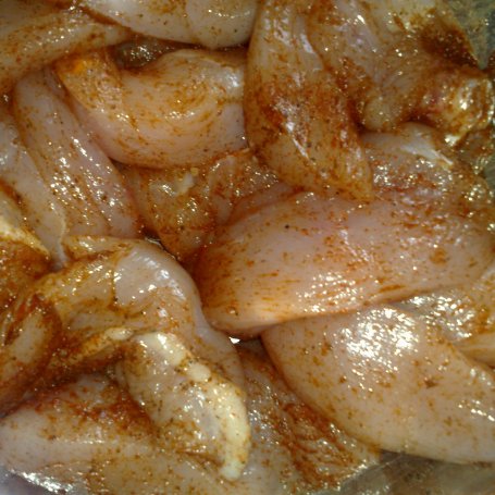 Krok 1 - pikantne piersi z kurczaka z nutą miodową foto