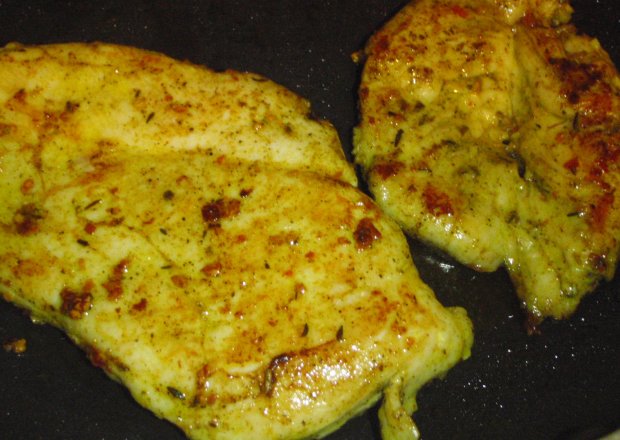 Fotografia przedstawiająca Pikantne piersi z kurczaka