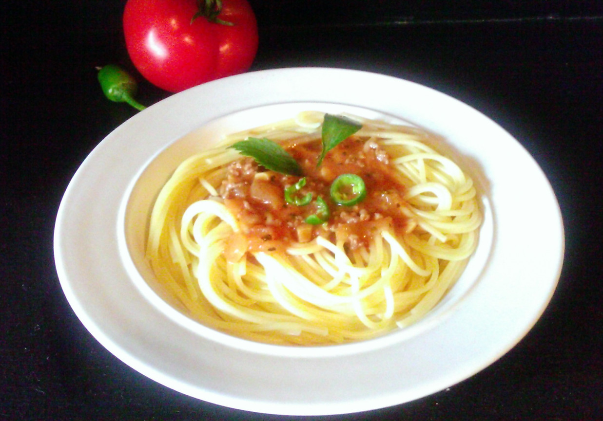 Pikantne spaghetti bolognese z chilli foto