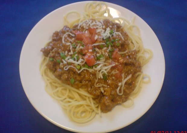 Fotografia przedstawiająca pikantne spaghetti po bolońsku