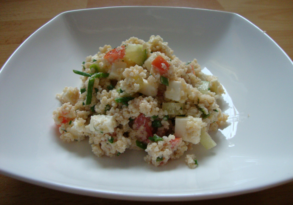 Pikantne szaszłyki na sałatce foto