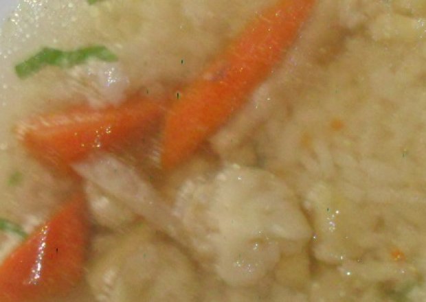 Fotografia przedstawiająca Pikantny rosół z ryżem i imbirem