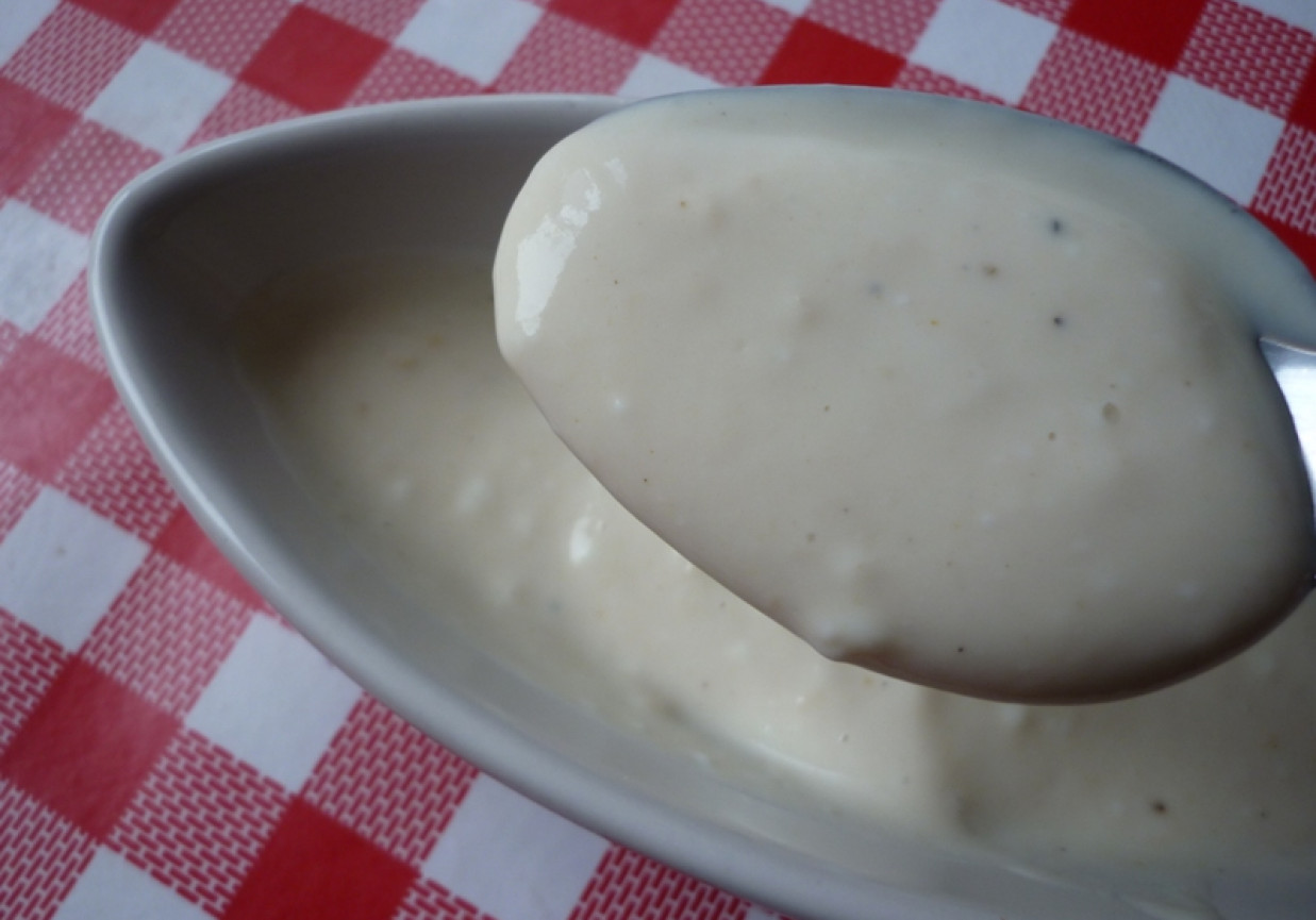 Pikantny sos musztardowo-chrzanowy foto