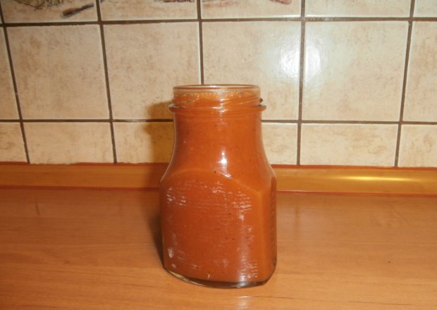 Fotografia przedstawiająca pikantny sos pomidorowy