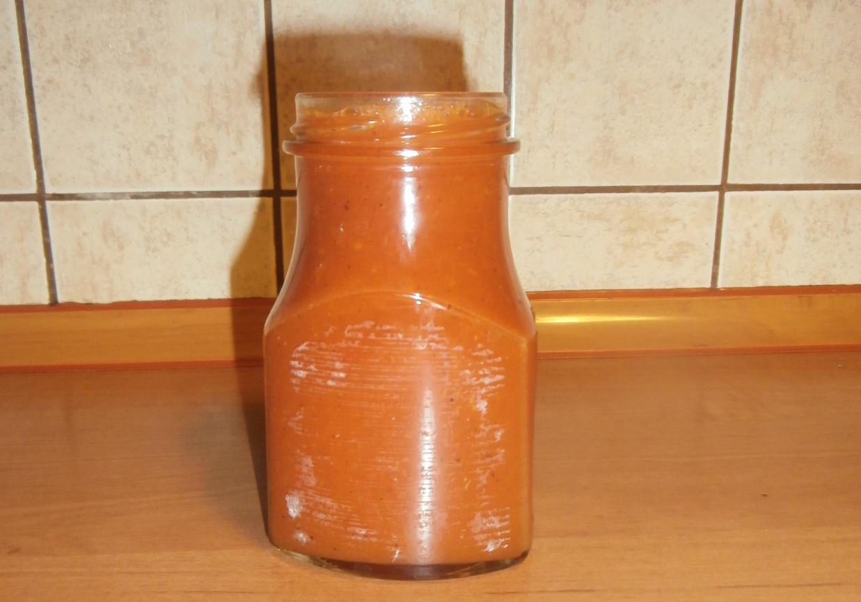 pikantny sos pomidorowy foto